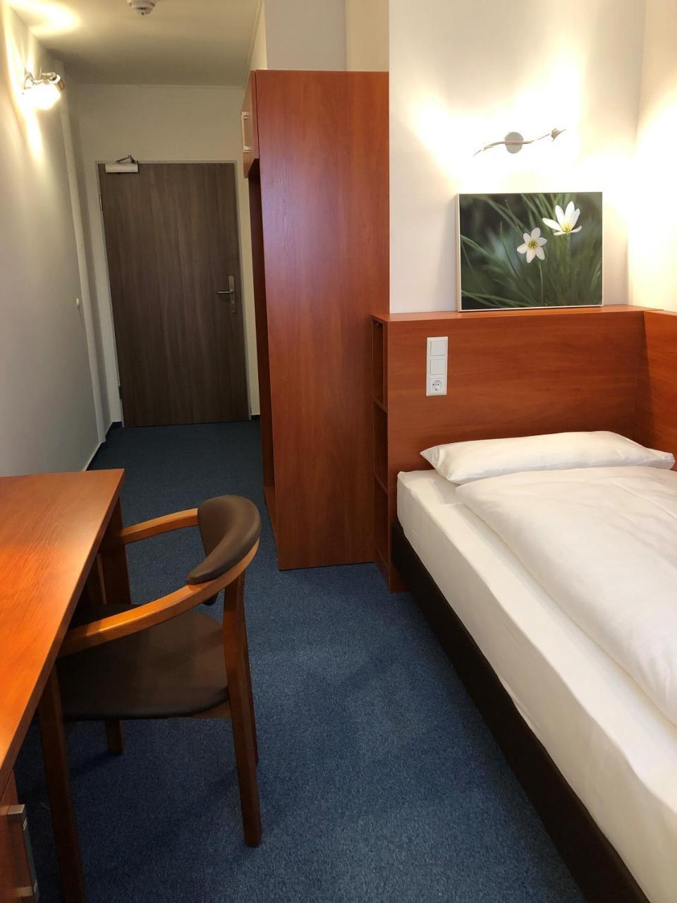Hotel Mirabell Erlangen Buitenkant foto