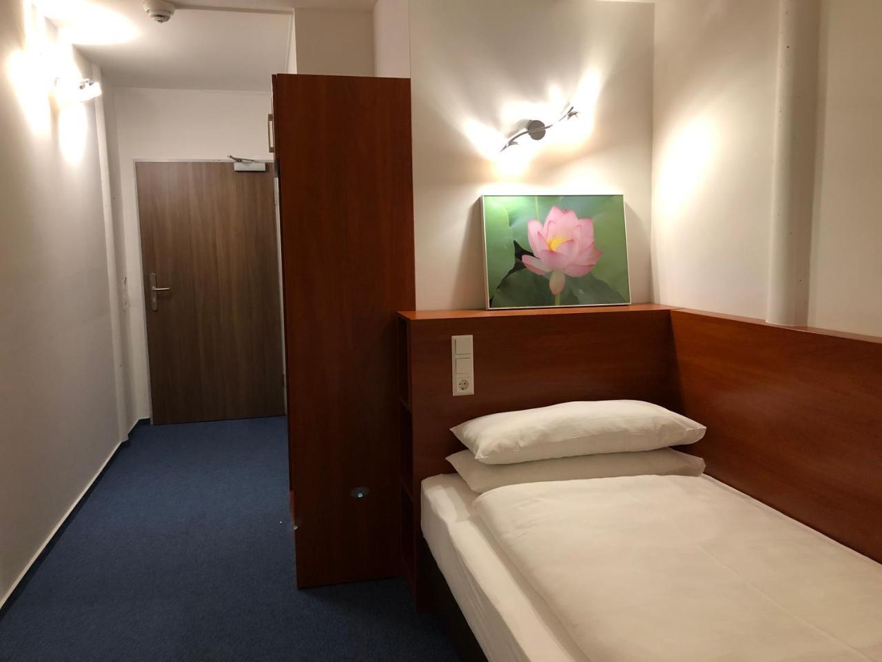 Hotel Mirabell Erlangen Buitenkant foto