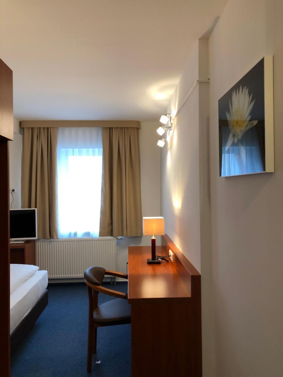 Hotel Mirabell Erlangen Buitenkant foto
